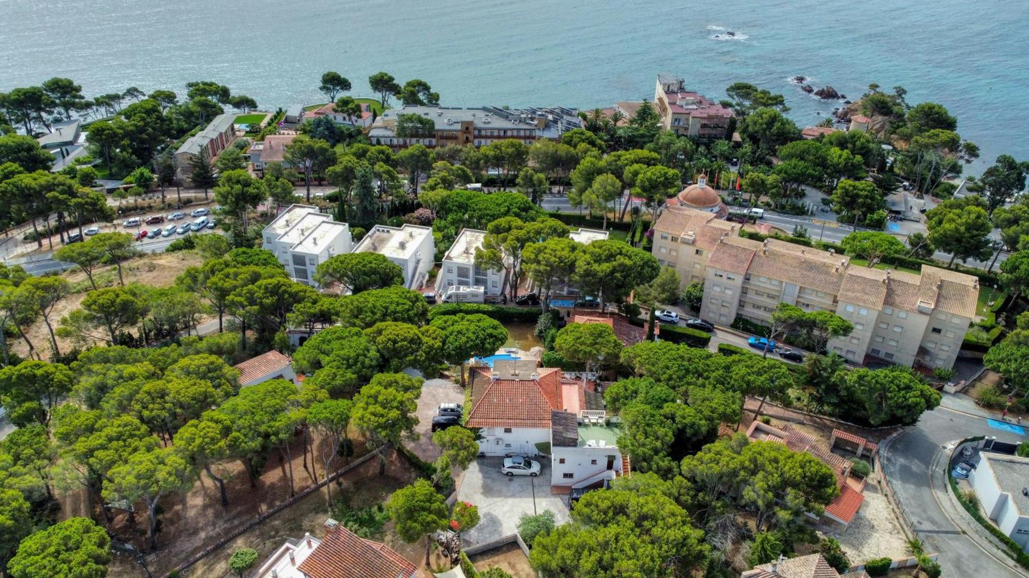 Aerial view of Casa Isabel near the Costa Brava coast